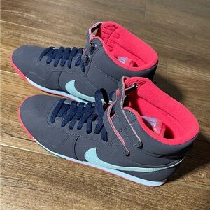 Limited Edition Womens Nike Aerofit High ‘Navy Pink’ Size 8